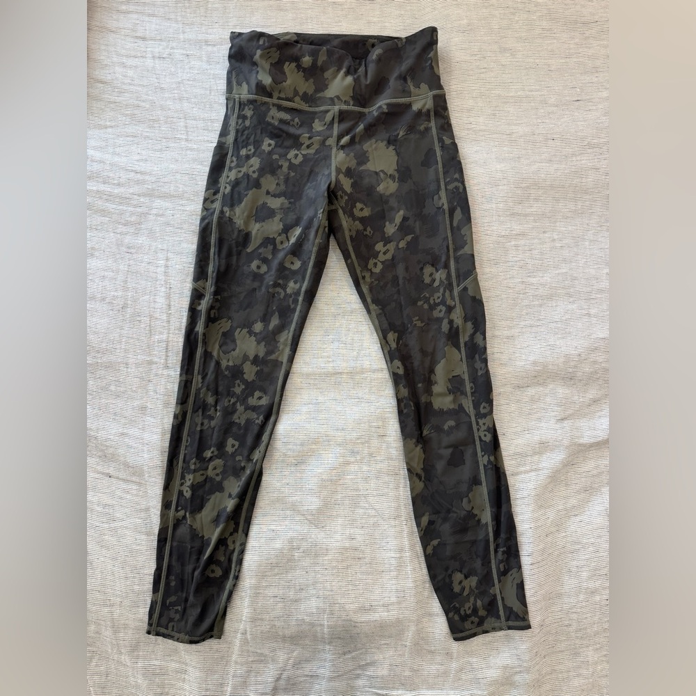 Vuori Women's Leggings. Small. Green.